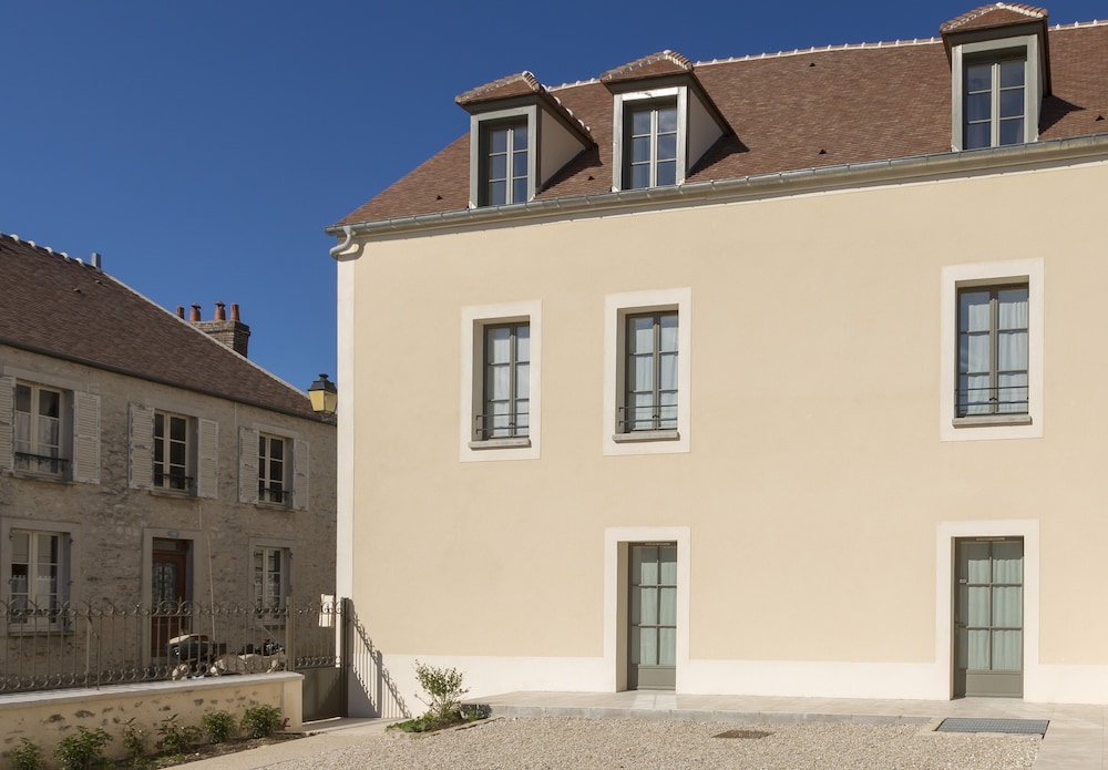Residence The Originals Demeure des Remparts 22