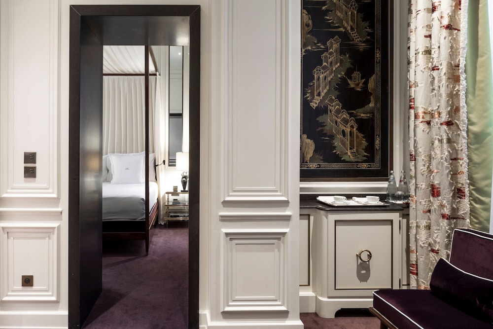 J.K. Place Paris 11
