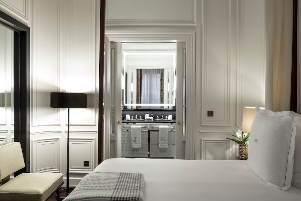 J.K. Place Paris 10