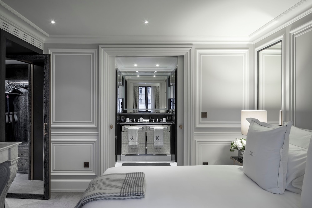J.K. Place Paris 12
