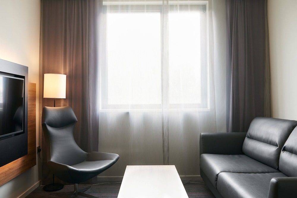 Moxy Paris Charles de Gaulle Airport 14