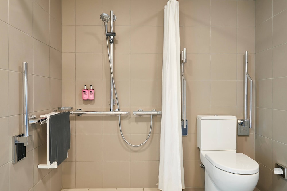 Moxy Paris Charles de Gaulle Airport 21
