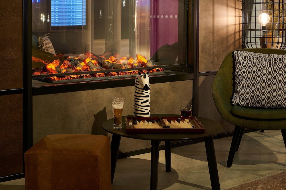 Moxy Paris Charles de Gaulle Airport 18
