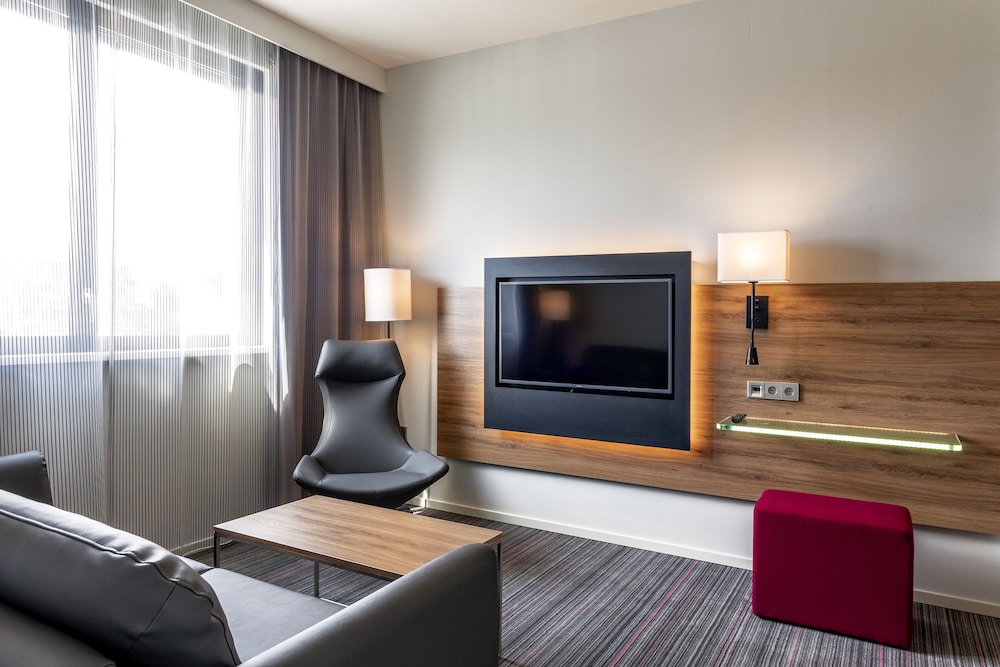 Moxy Paris Charles de Gaulle Airport 11