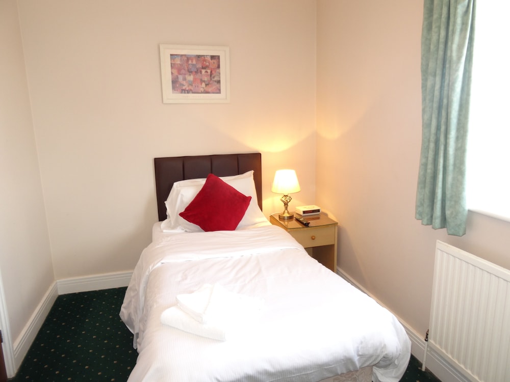 A J Lodge 10