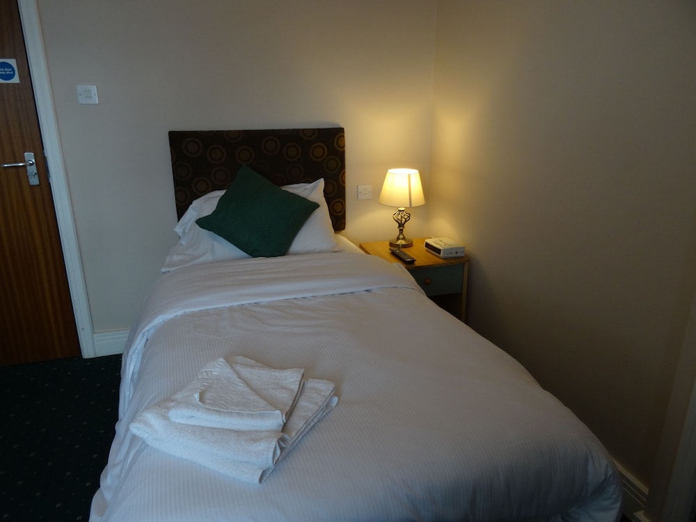 A J Lodge 18