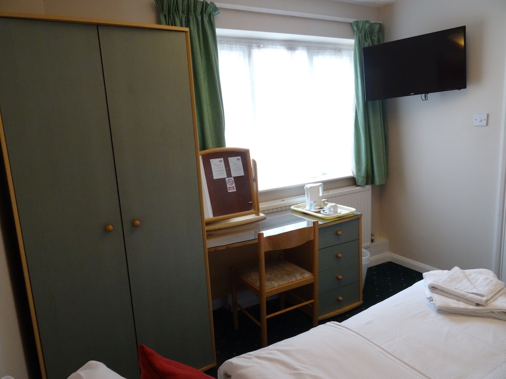 A J Lodge 19