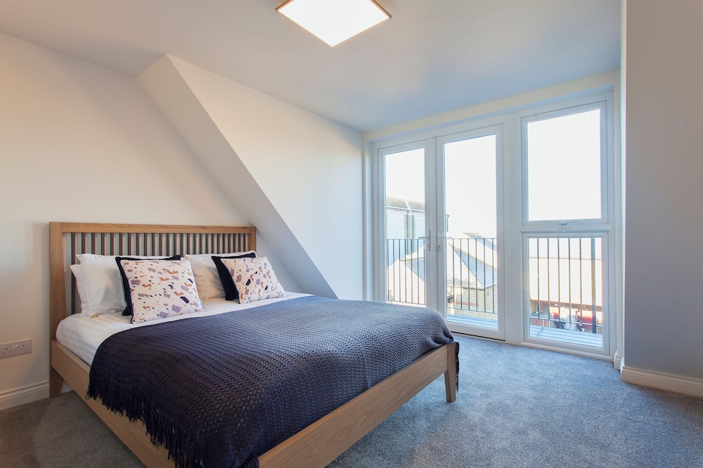 Charles Hope Apartments Heathrow South 4