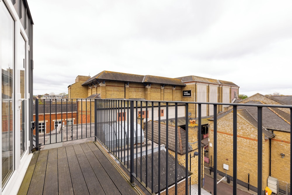 Charles Hope Apartments Heathrow South 19