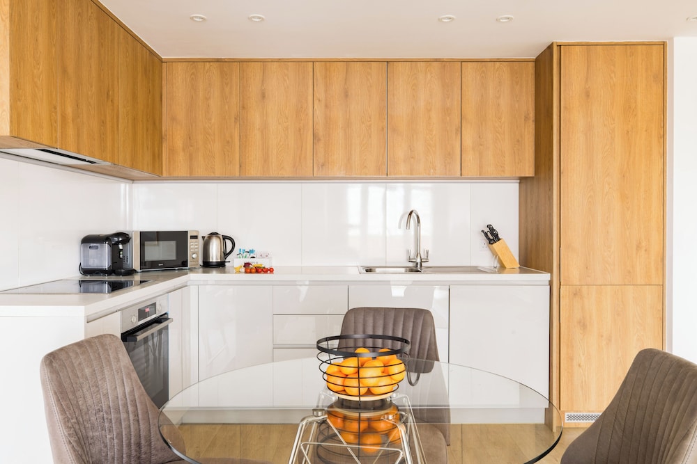 Charles Hope Apartments Heathrow South 9