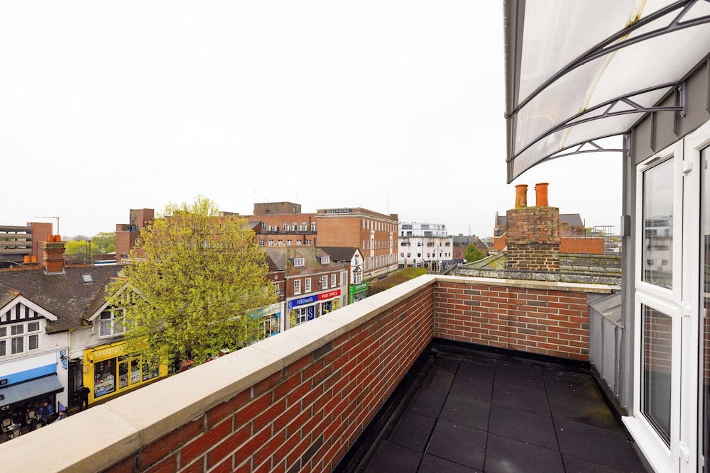Charles Hope Apartments Heathrow South 20