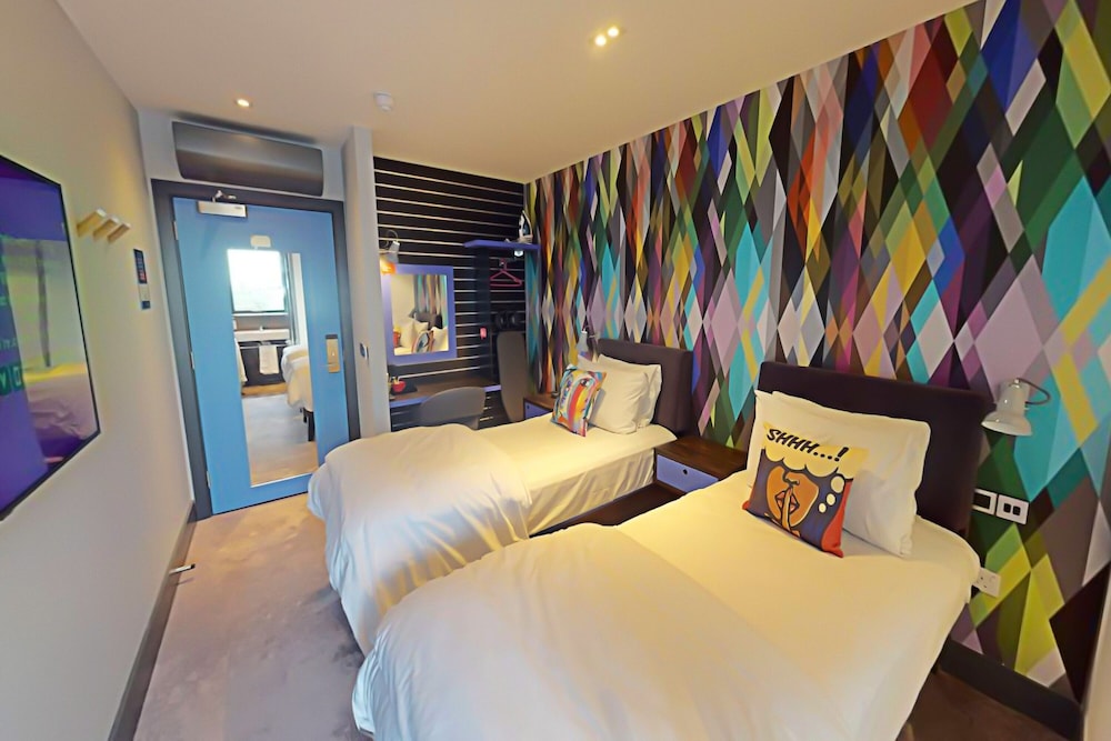 Village Hotel Basingstoke 9