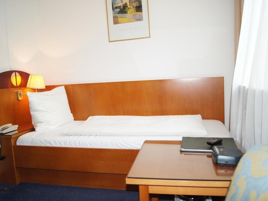 The Weekend Hotel 2