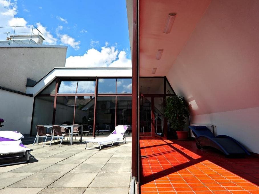 The Weekend Hotel 3