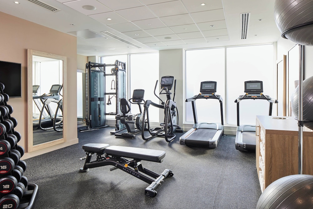 Courtyard by Marriott London City Airport 13
