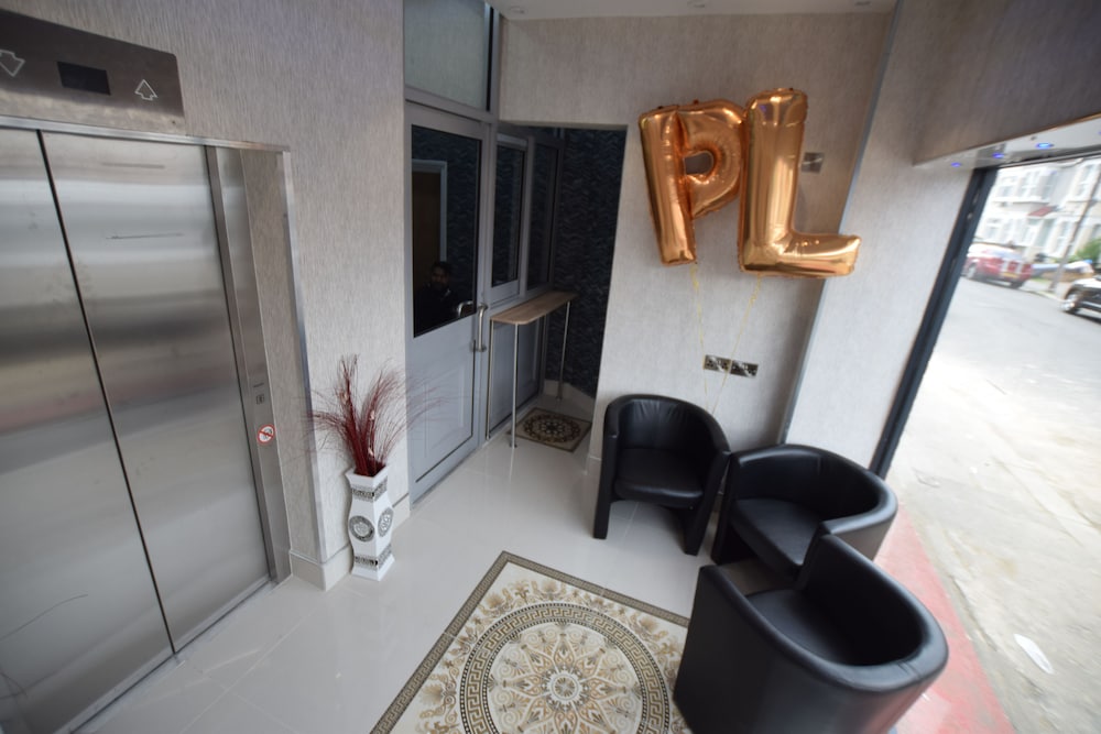 Premier Lux Serviced Apartments 5