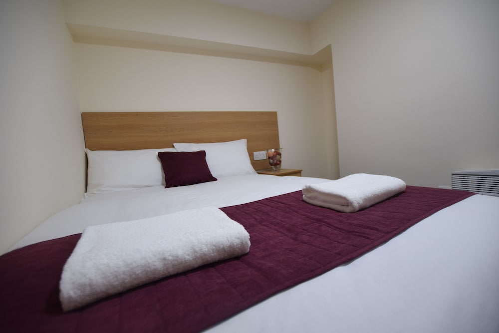 Premier Lux Serviced Apartments 16