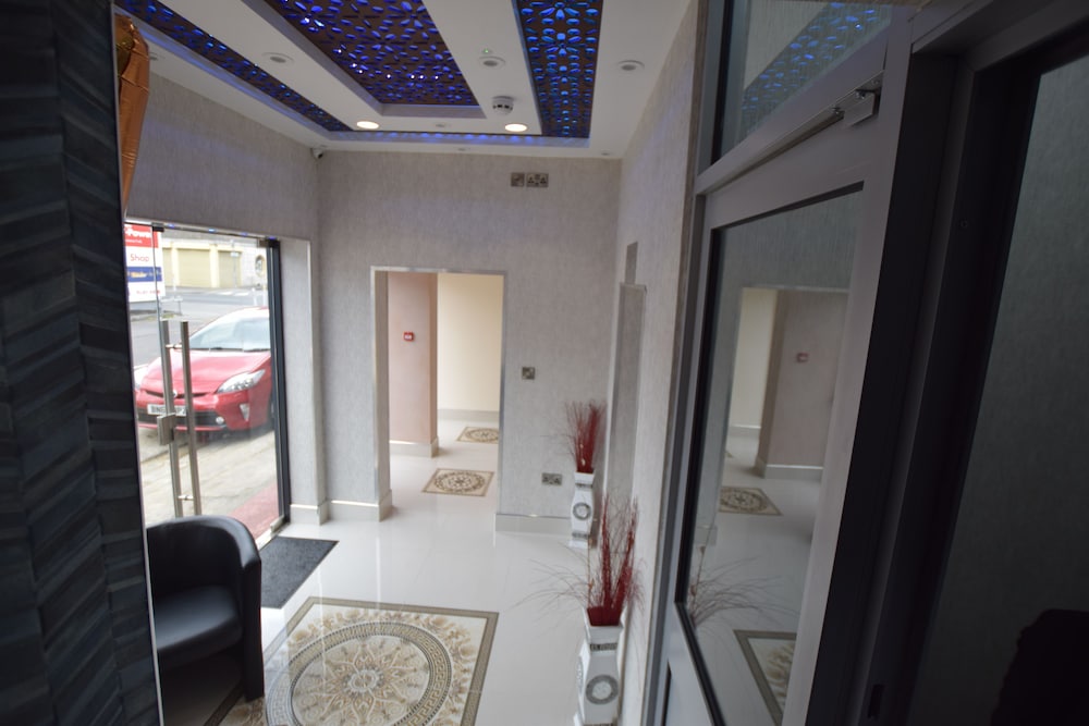 Premier Lux Serviced Apartments 4