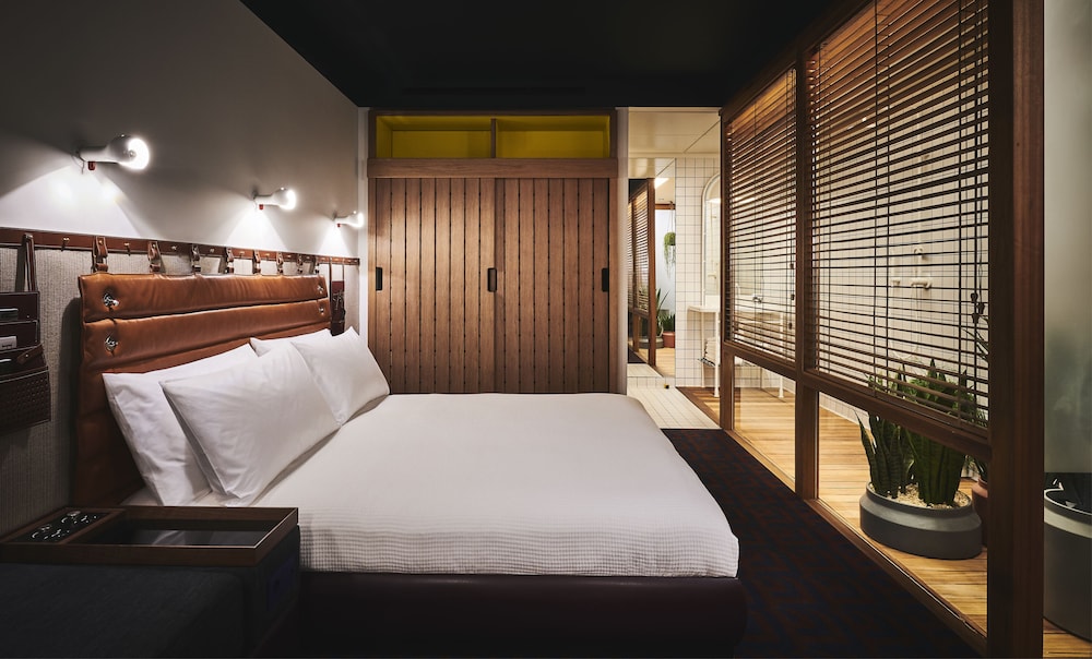 Standard Hotel London 12