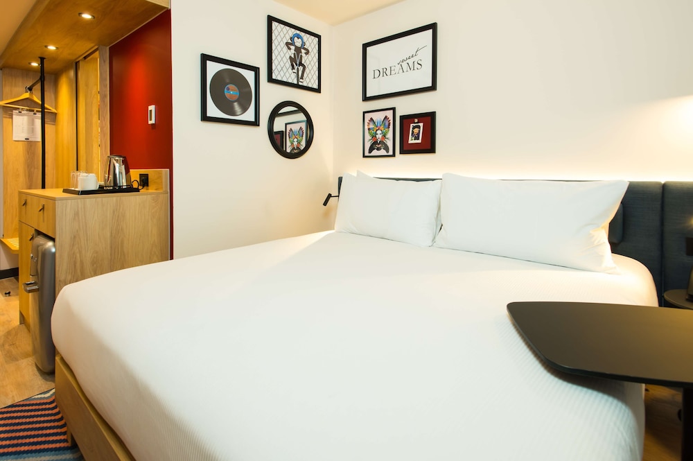 Hampton by Hilton London Park Royal 21
