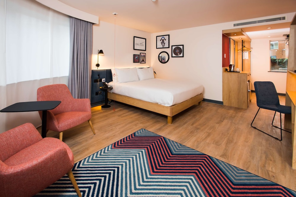 Hampton by Hilton London Park Royal 19