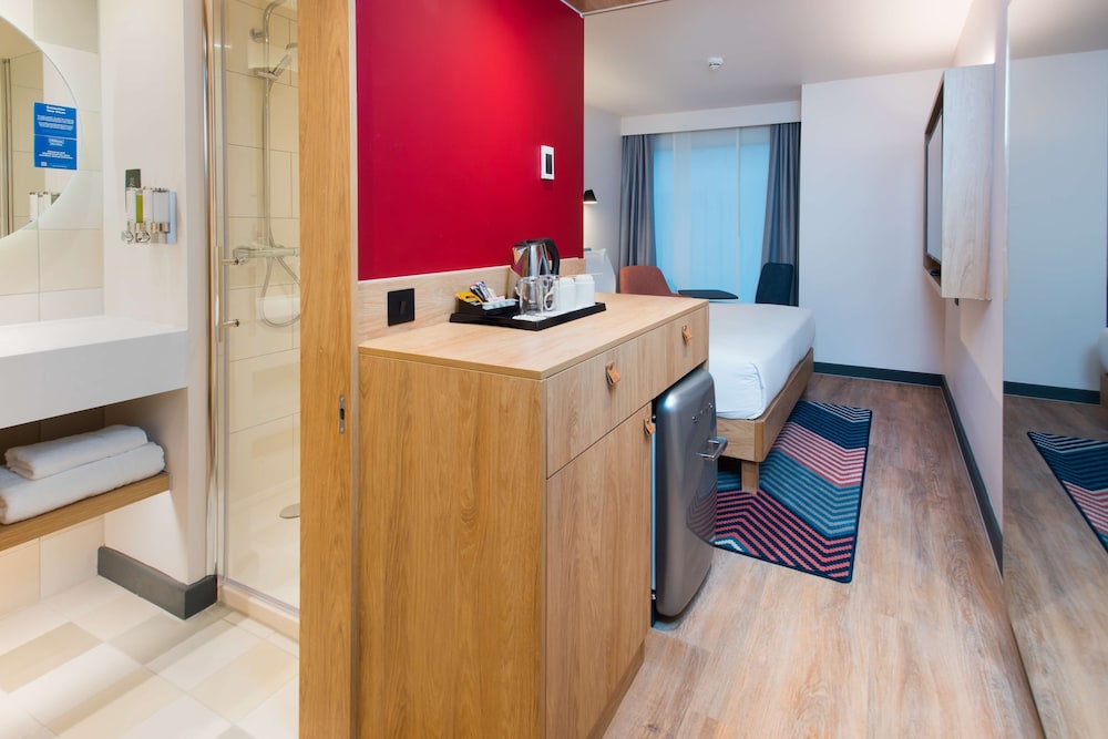 Hampton by Hilton London Park Royal 15