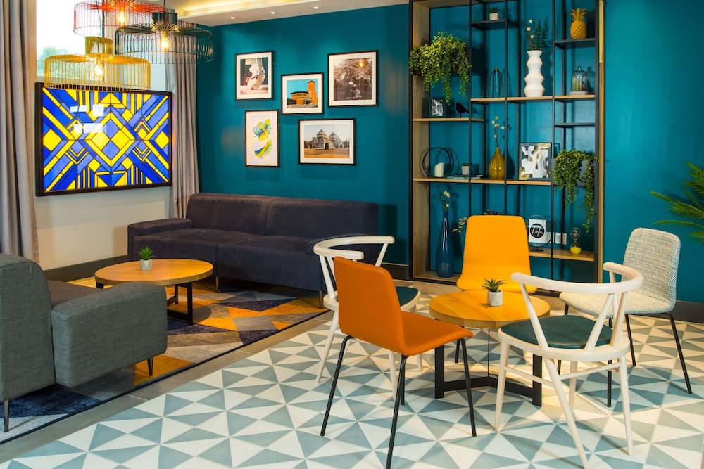 Hampton by Hilton London Park Royal 5