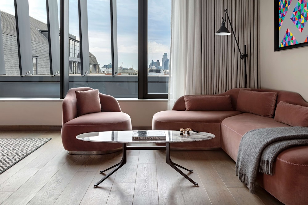 The Londoner 18