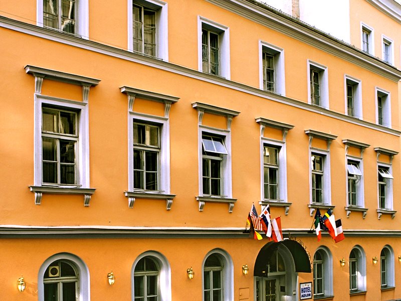 Self-Check-In Hotel Adlon 1
