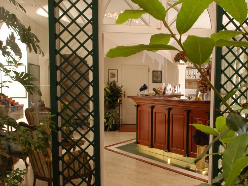 Self-Check-In Hotel Adlon 16