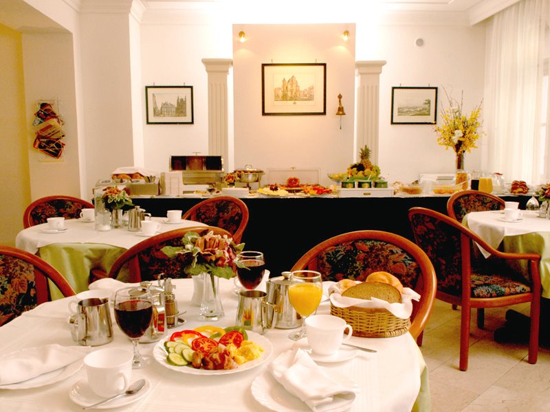 Self-Check-In Hotel Adlon 4