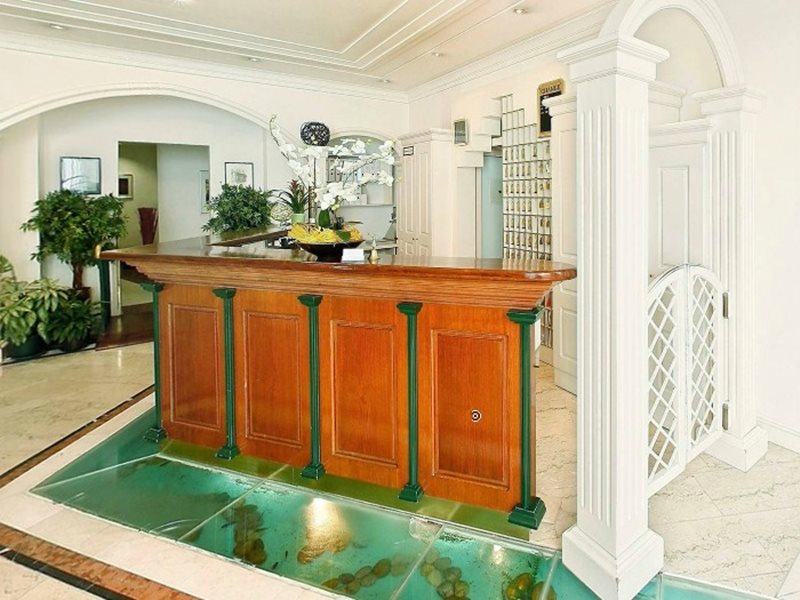 Self-Check-In Hotel Adlon 6