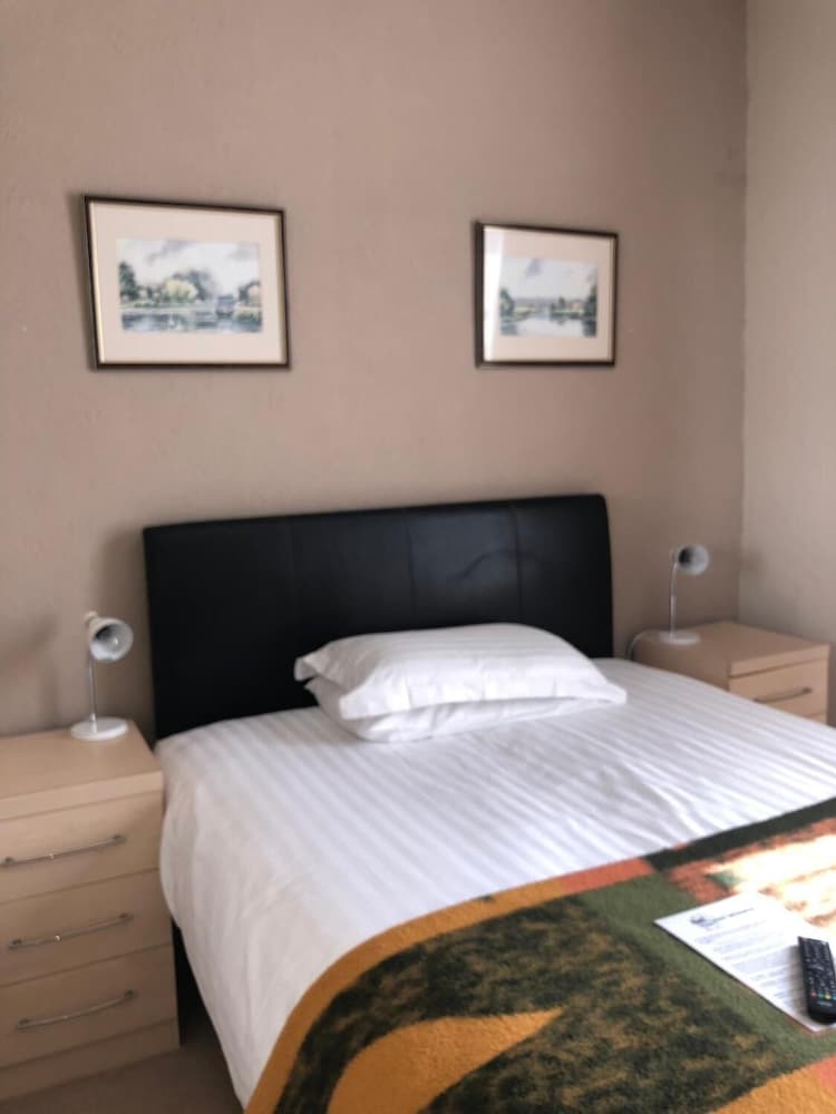 The Hunt Lodge 7