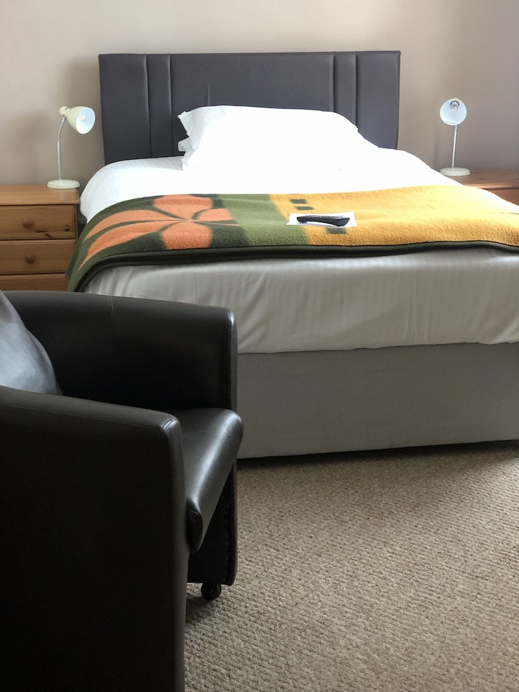The Hunt Lodge 1