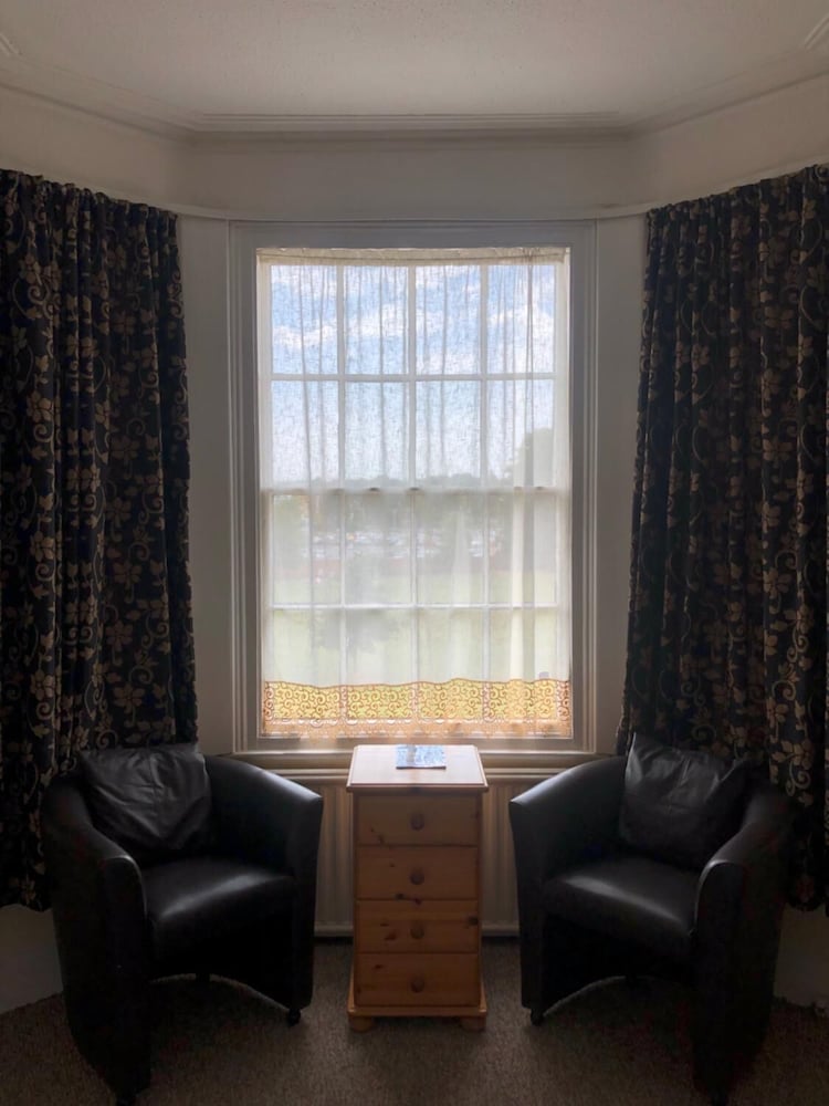 The Hunt Lodge 12