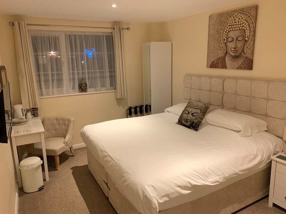 Fornham Guest House 11