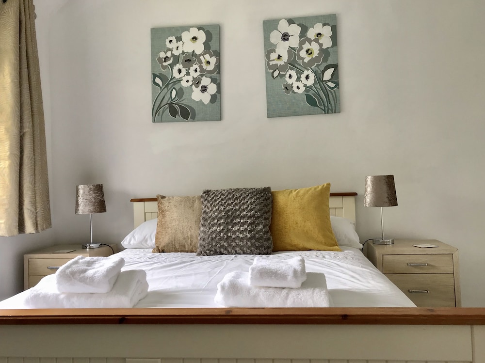 The Woodfarm Lodge 3