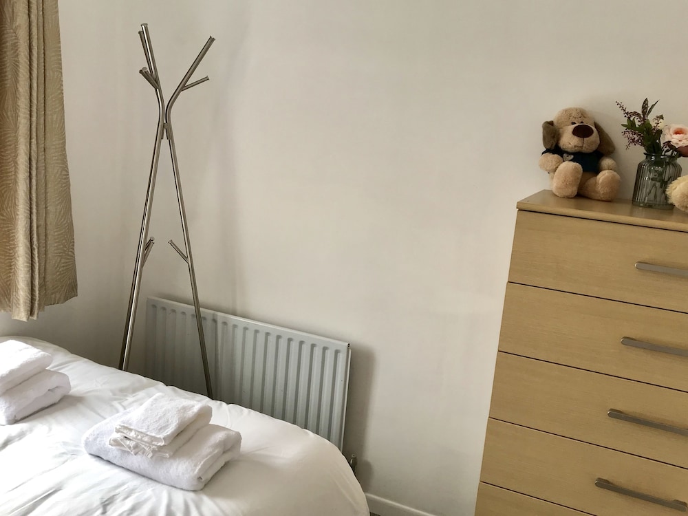 The Woodfarm Lodge 12