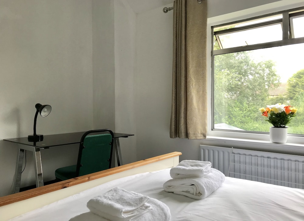 The Woodfarm Lodge 10