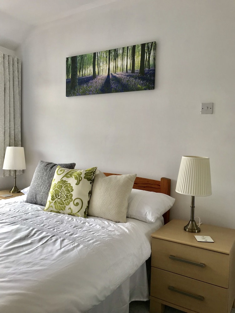 The Woodfarm Lodge 13
