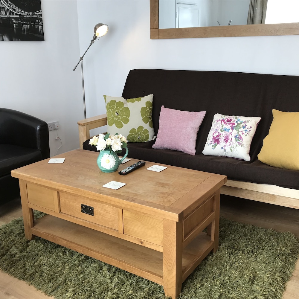 The Woodfarm Lodge 18