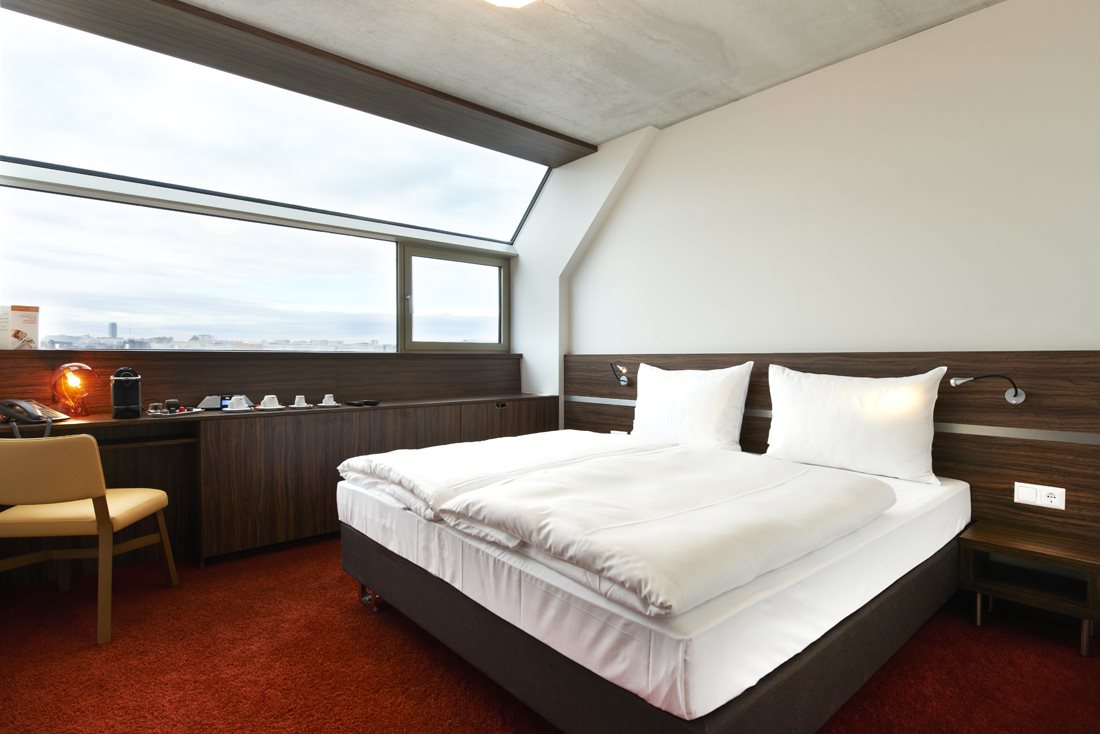 SIMM's Hotel 4