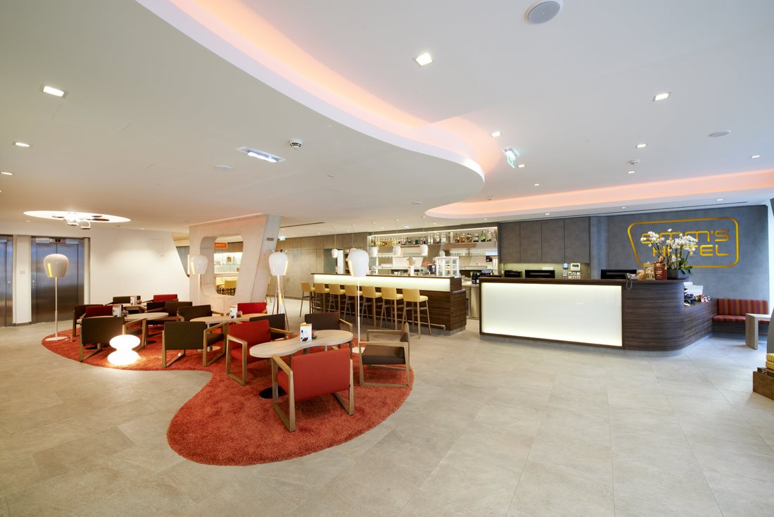 SIMM's Hotel 7
