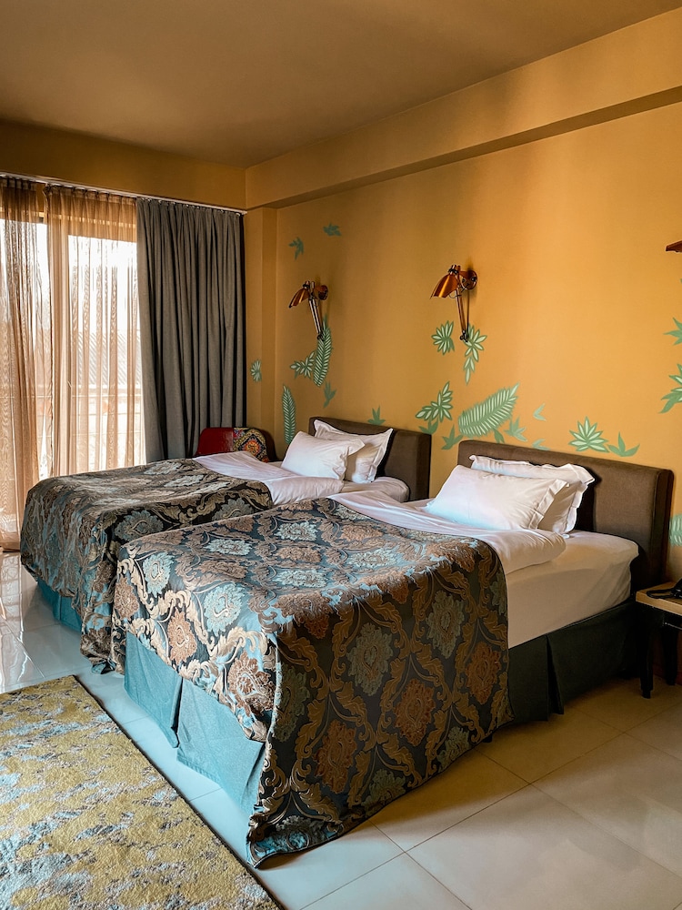 Brim Hotel 21