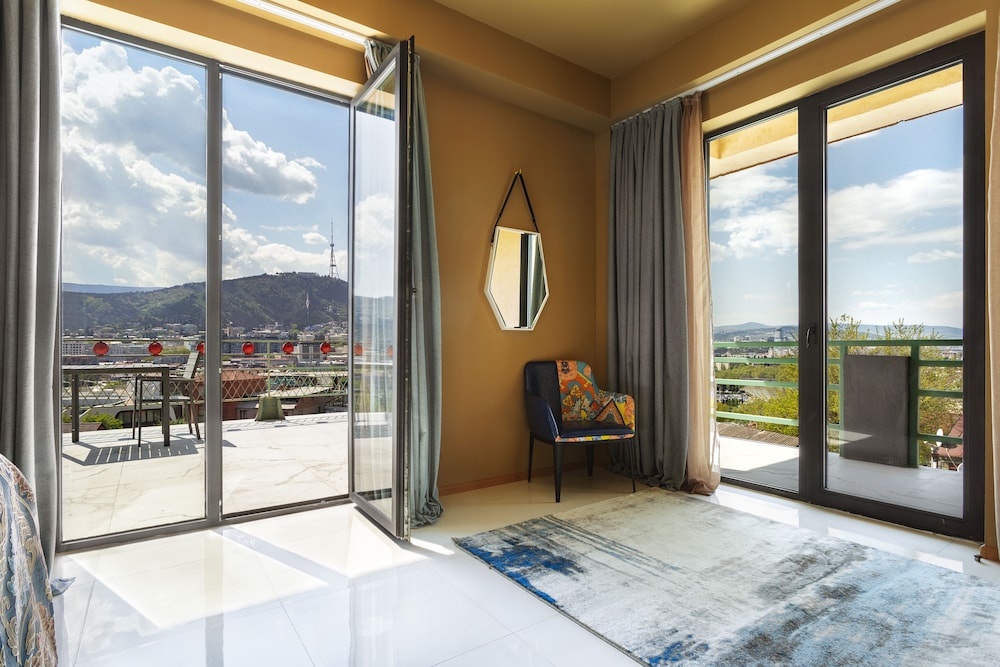 Brim Hotel 12