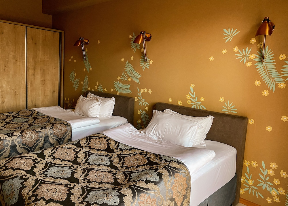 Brim Hotel 18