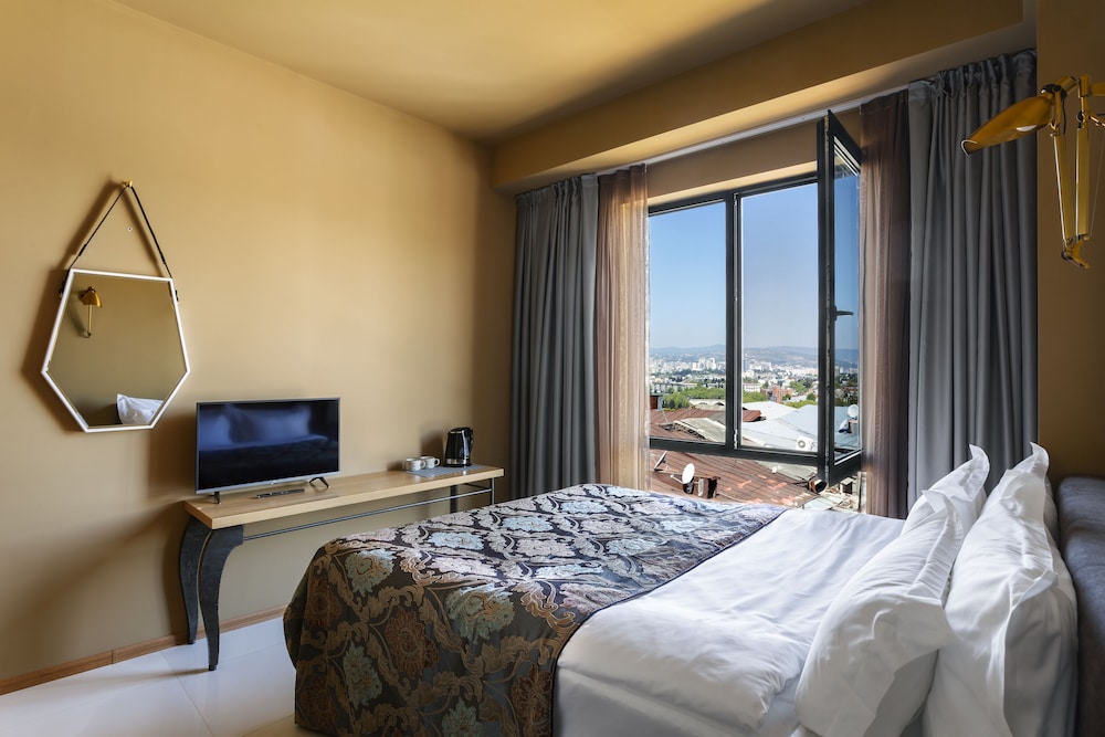 Brim Hotel 13
