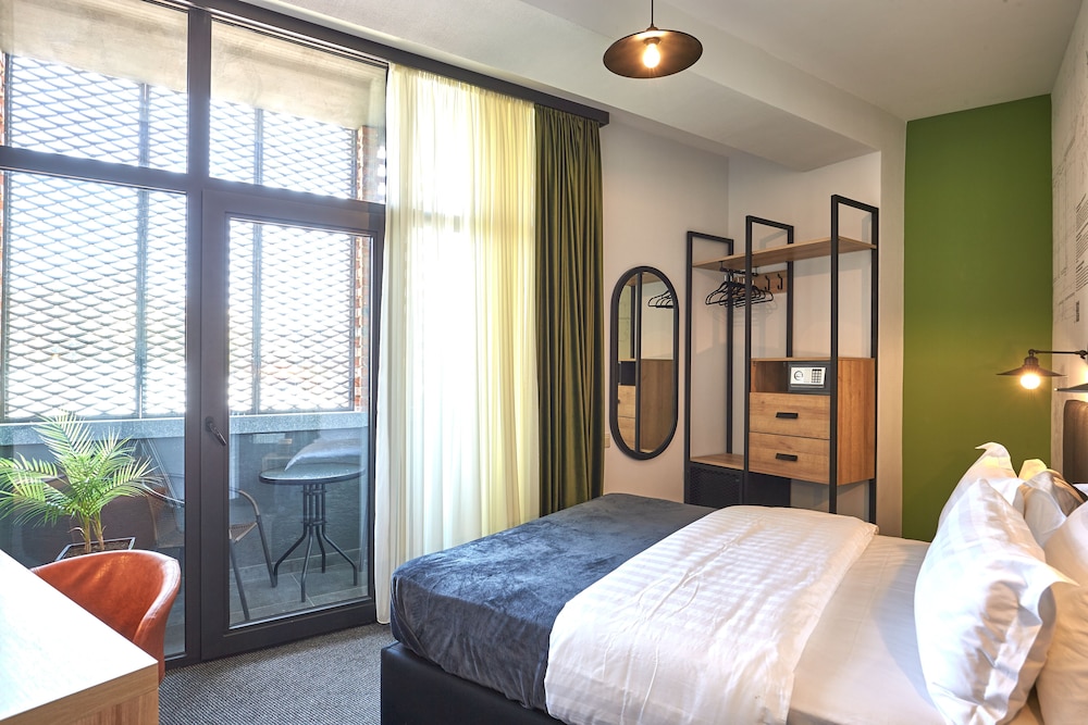 Graphica Tbilisi Hotel 18