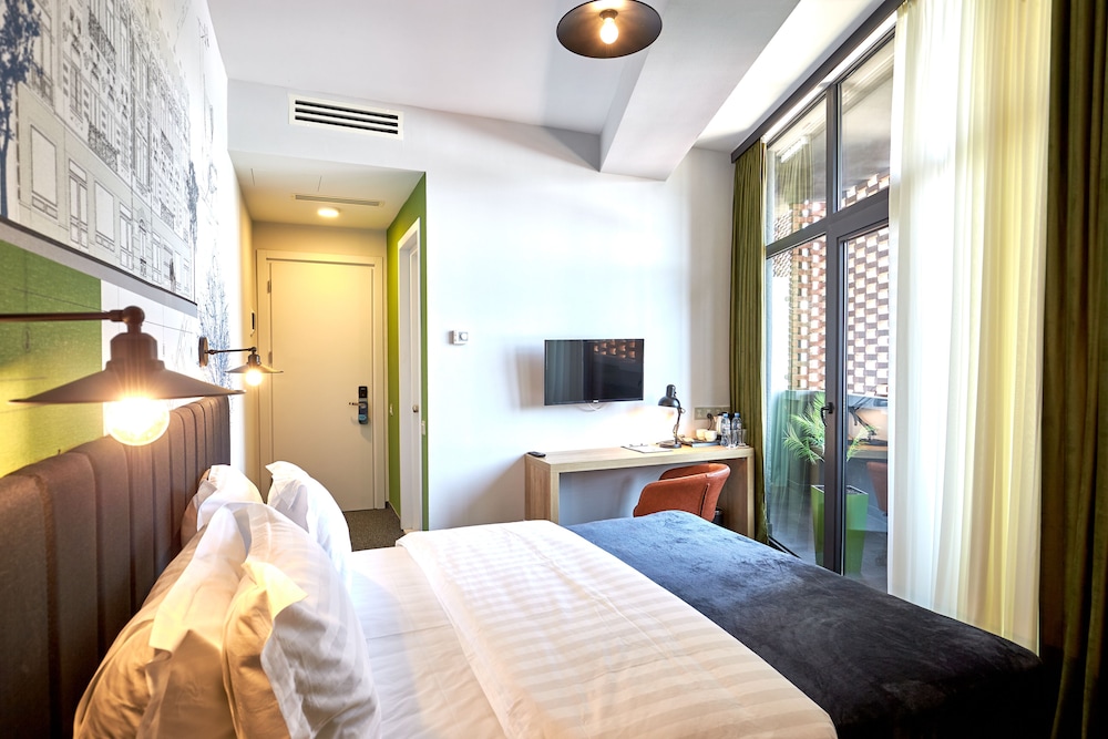 Graphica Tbilisi Hotel 19