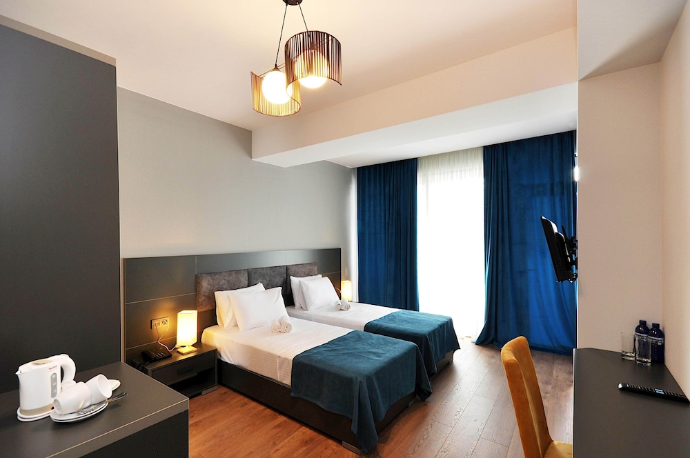 Jazz Hotel 11